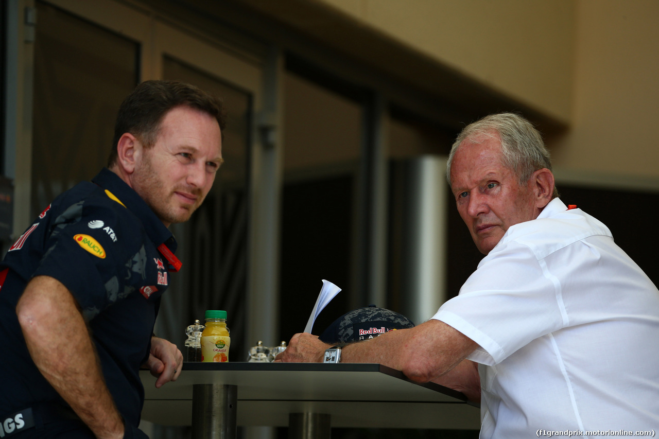 GP BAHRAIN, 02.04.2016 - Prove Libere 3, Christian Horner (GBR), Red Bull Racing, Sporting Director e Helmut Marko (AUT), Red Bull Racing, Red Bull Advisor