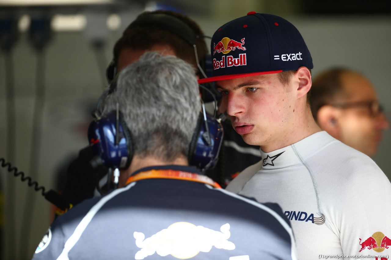 GP BAHRAIN, 02.04.2016 - Prove Libere 3, Max Verstappen (NED) Scuderia Toro Rosso STR11