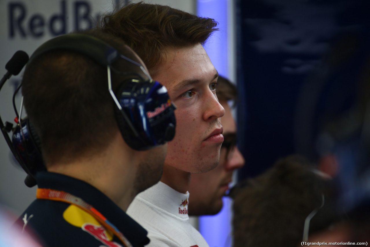 GP BAHRAIN, 02.04.2016 - Prove Libere 3, Daniil Kvyat (RUS) Red Bull Racing RB12
