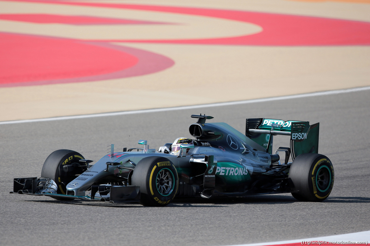 GP BAHRAIN, 02.04.2016 - Prove Libere 3, Lewis Hamilton (GBR) Mercedes AMG F1 W07 Hybrid