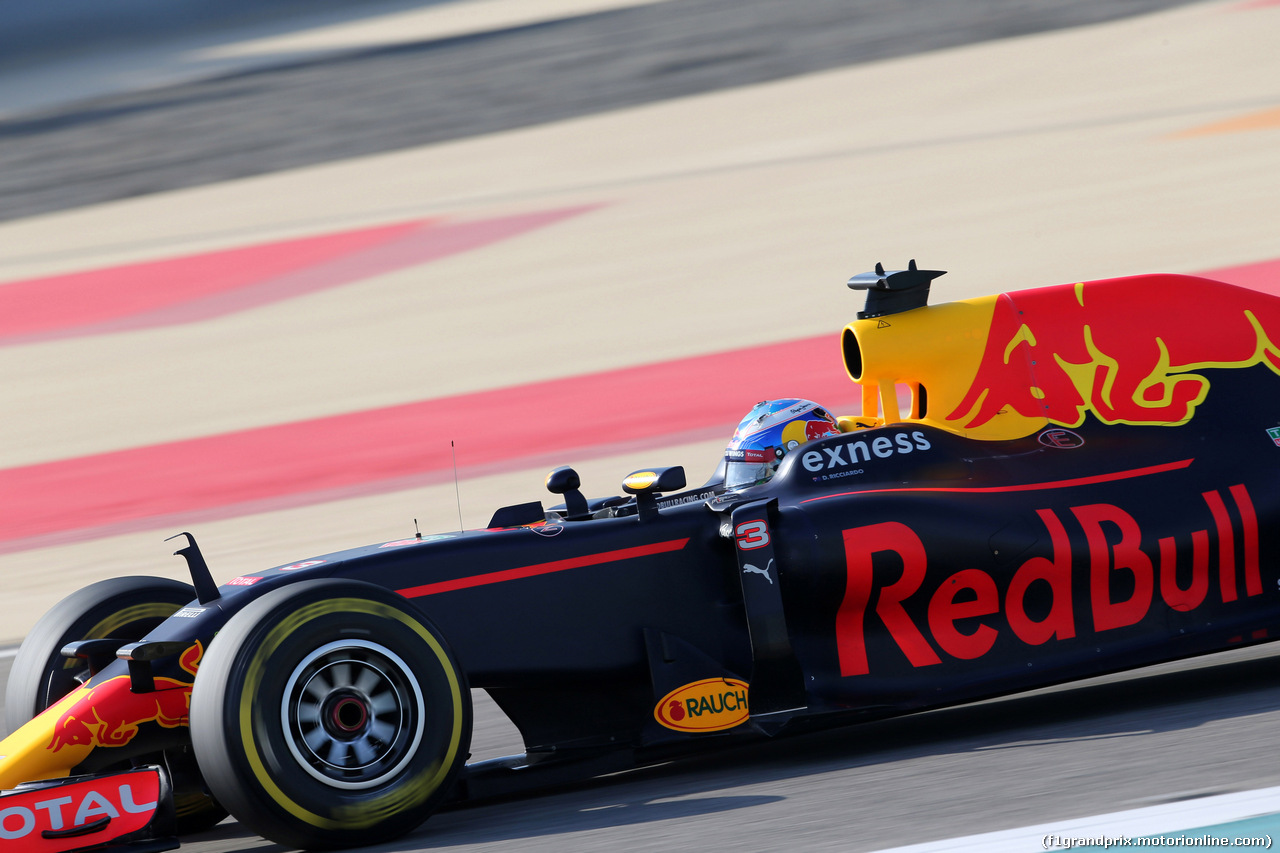 GP BAHRAIN, 02.04.2016 - Prove Libere 3, Daniel Ricciardo (AUS) Red Bull Racing RB12
