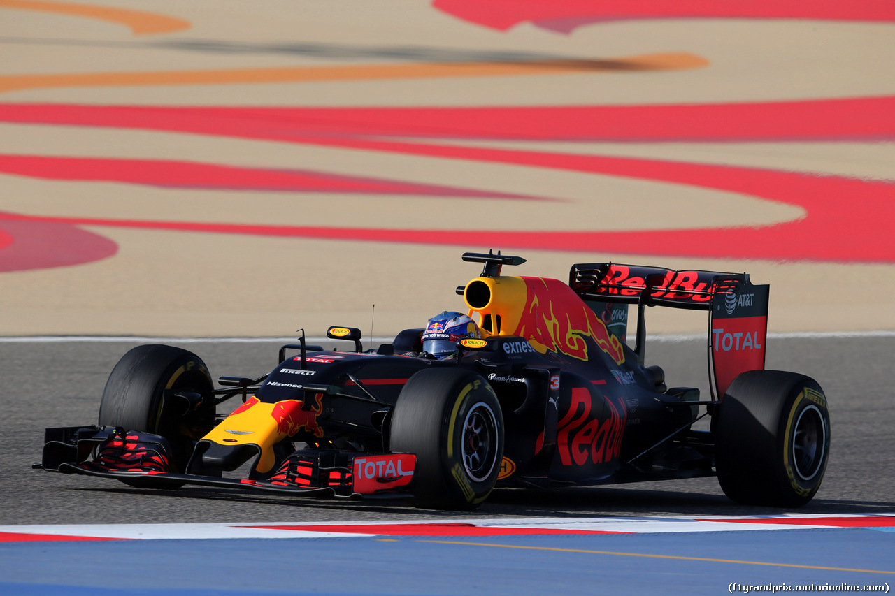 GP BAHRAIN, 02.04.2016 - Prove Libere 3, Daniel Ricciardo (AUS) Red Bull Racing RB12