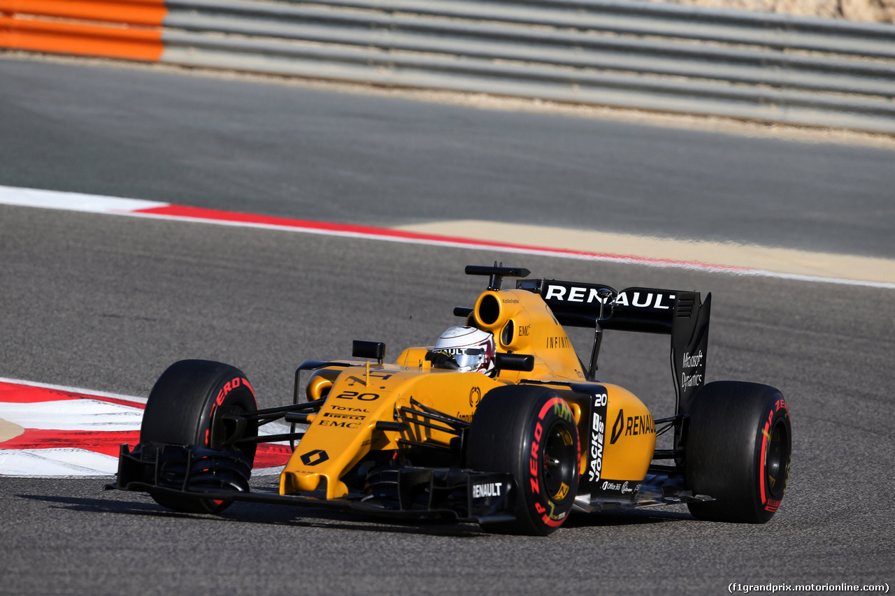 GP BAHRAIN, 02.04.2016 - Prove Libere 3, Kevin Magnussen (DEN) Renault Sport F1 Team RS16