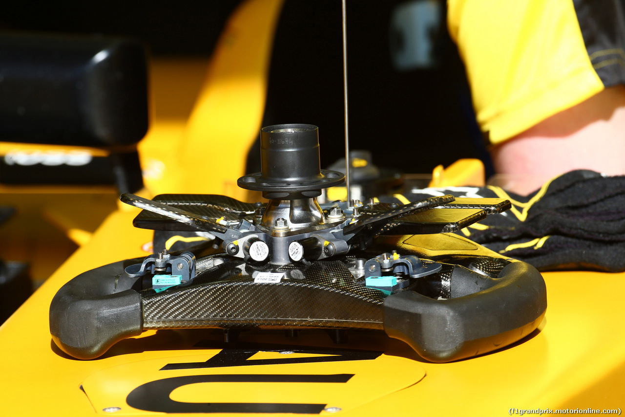 GP BAHRAIN, 02.04.2016 - Prove Libere 3, Renault Sport F1 Team RS16 Steering wheel