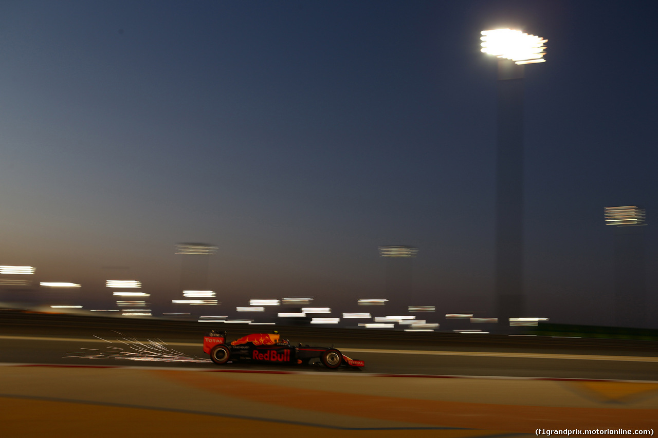 GP BAHRAIN, 02.04.2016 - Qualifiche, Daniil Kvyat (RUS) Red Bull Racing RB12