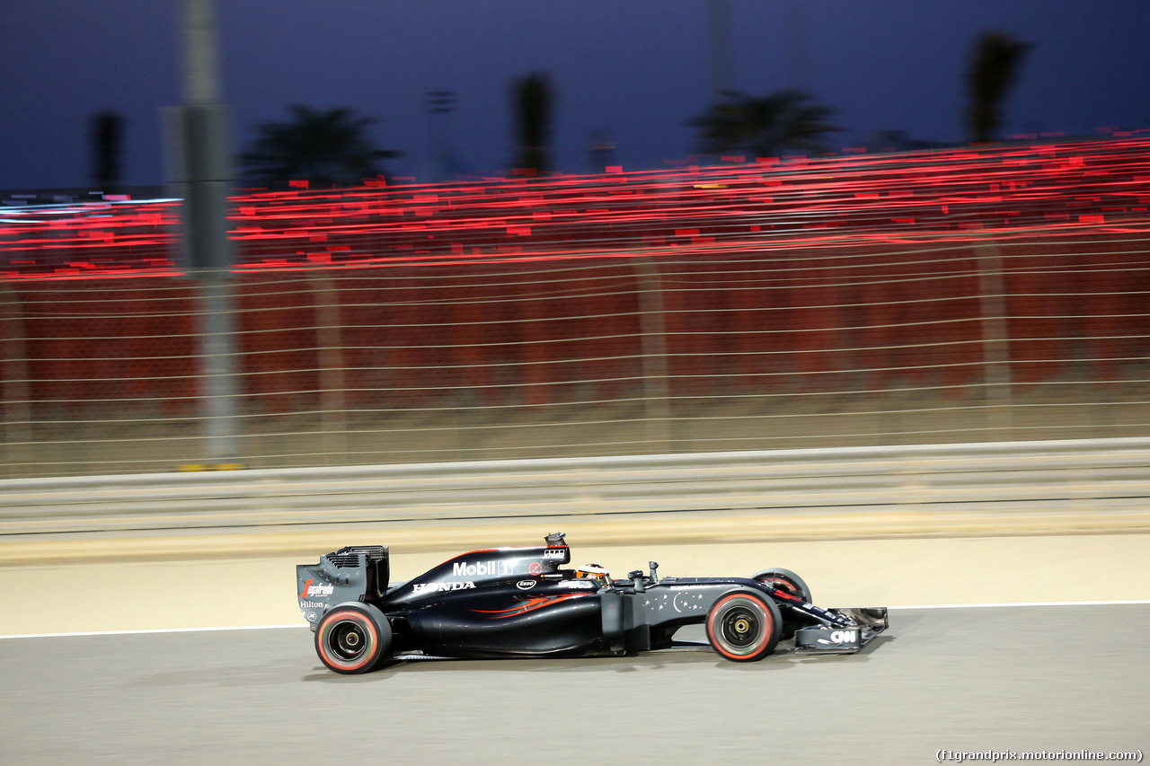 GP BAHRAIN, 02.04.2016 - Qualifiche, Stoffel Vandoorne (BEL) McLaren Test e Reserve Driver