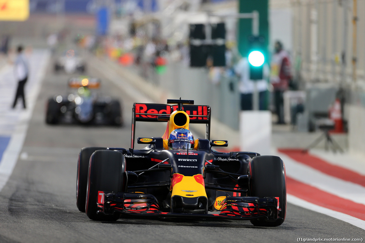 GP BAHRAIN, 02.04.2016 - Qualifiche, Daniel Ricciardo (AUS) Red Bull Racing RB12