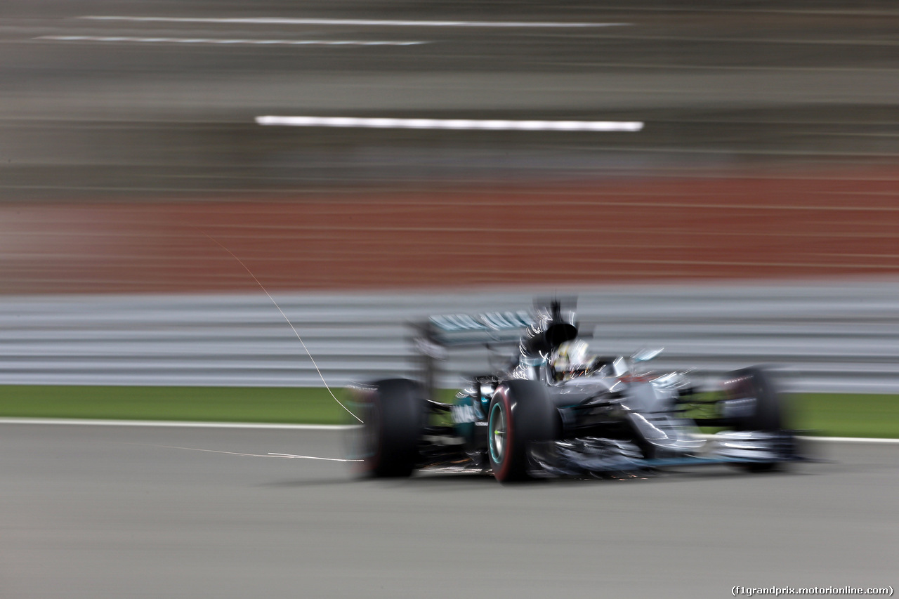 GP BAHRAIN, 02.04.2016 - Qualifiche, Lewis Hamilton (GBR) Mercedes AMG F1 W07 Hybrid