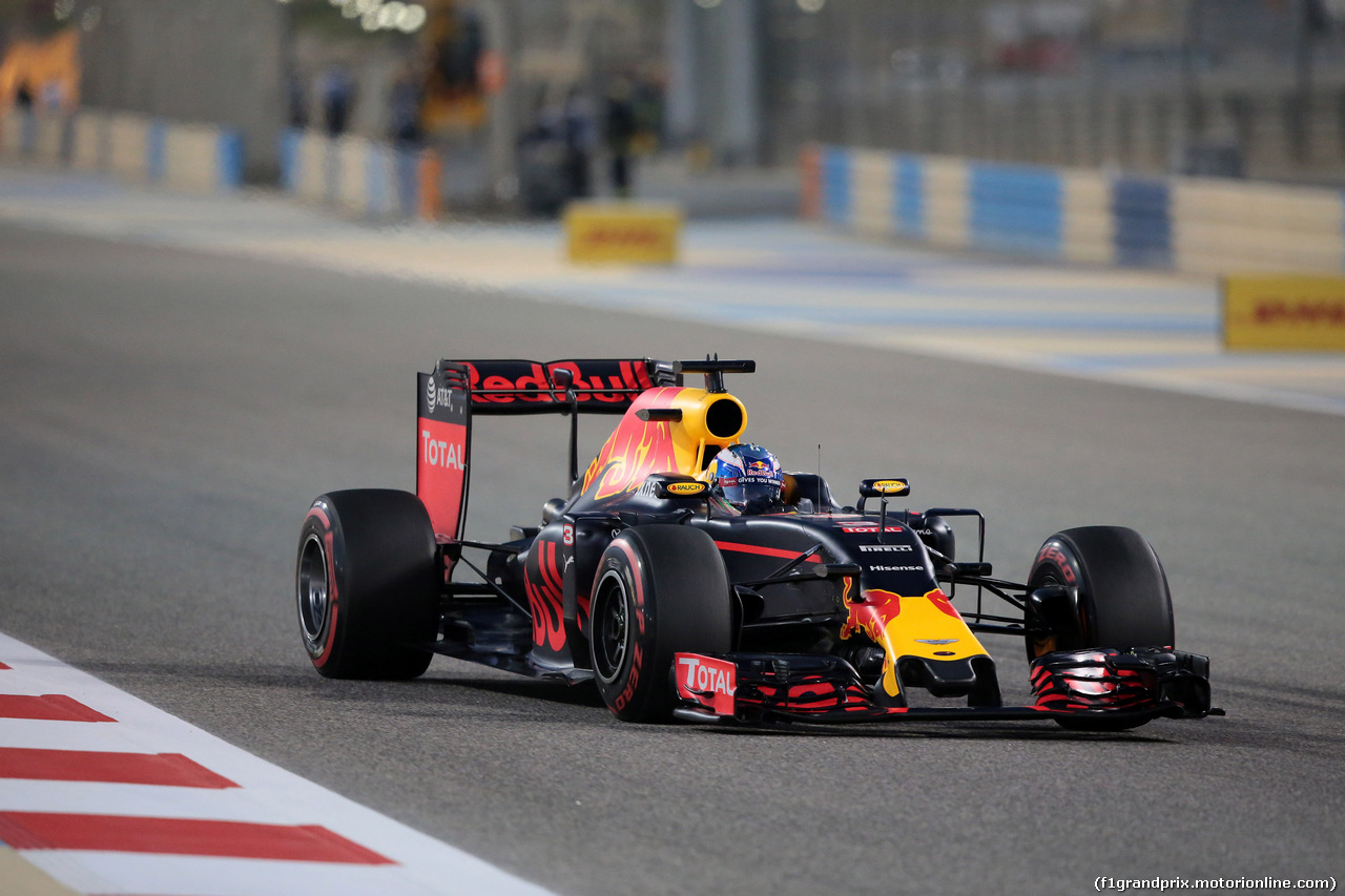 GP BAHRAIN, 02.04.2016 - Qualifiche, Daniel Ricciardo (AUS) Red Bull Racing RB12