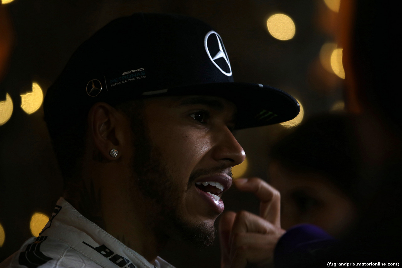 GP BAHRAIN, 02.04.2016 - Qualifiche, Lewis Hamilton (GBR) Mercedes AMG F1 W07 Hybrid