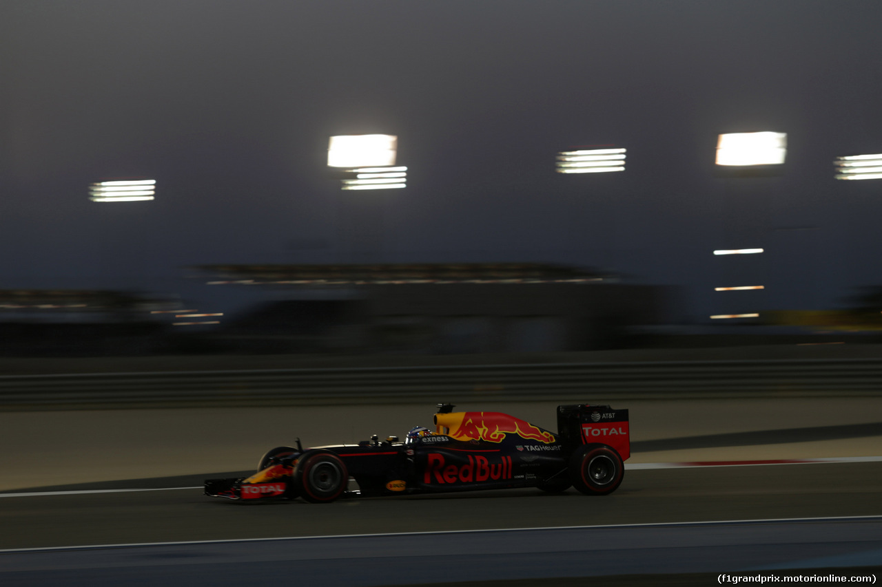 GP BAHRAIN, 02.04.2016 - Qualifiche, Daniel Ricciardo (AUS) Red Bull Racing RB12