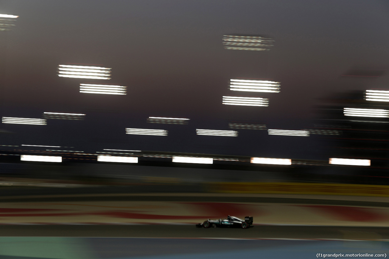 GP BAHRAIN, 02.04.2016 - Qualifiche, Lewis Hamilton (GBR) Mercedes AMG F1 W07 Hybrid