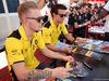 GP BAHRAIN, 02.04.2016 - Kevin Magnussen (DEN) Renault Sport F1 Team RS16 e Jolyon Palmer (GBR) Renault Sport F1 Team RS16