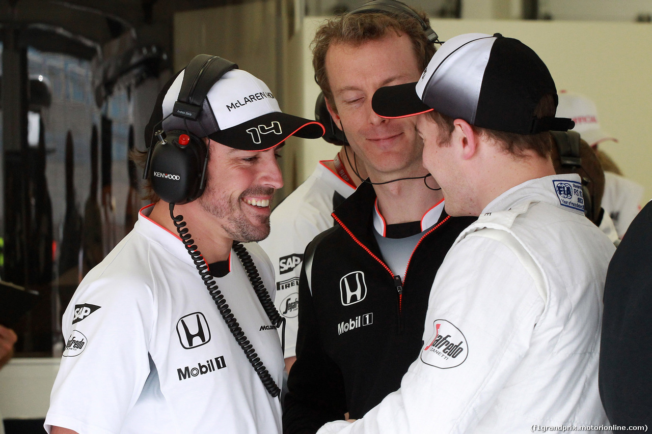 GP BAHRAIN, 01.04.2016 - Prove Libere 1, Fernando Alonso (ESP) McLaren Honda MP4-31 e Stoffel Vandoorne (BEL) McLaren Test e Reserve Driver