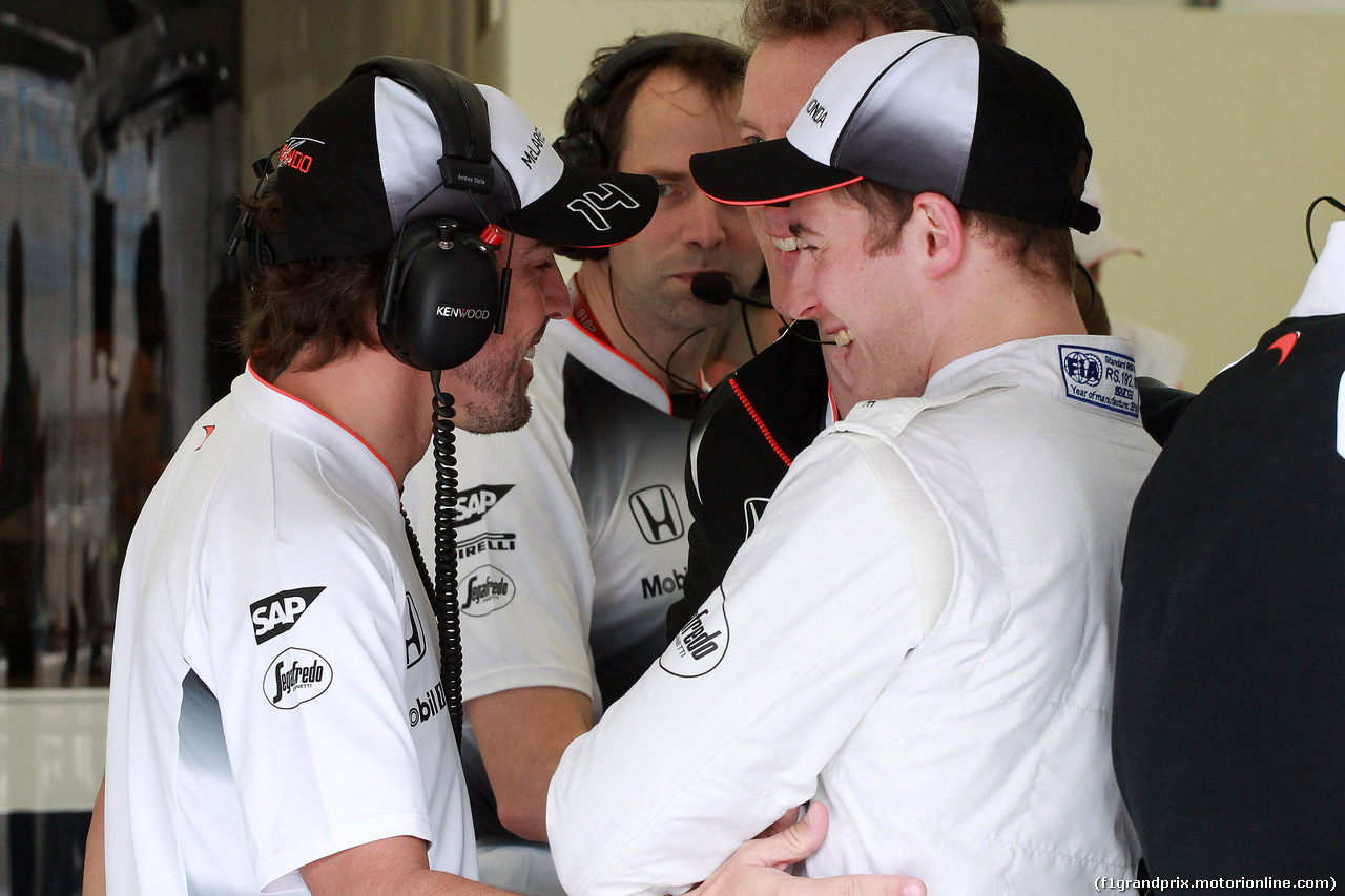 GP BAHRAIN, 01.04.2016 - Prove Libere 1, Fernando Alonso (ESP) McLaren Honda MP4-31 e Stoffel Vandoorne (BEL) McLaren Test e Reserve Driver