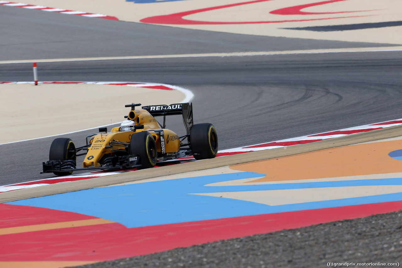 GP BAHRAIN, 01.04.2016 - Prove Libere 1, Kevin Magnussen (DEN) Renault Sport F1 Team RS16