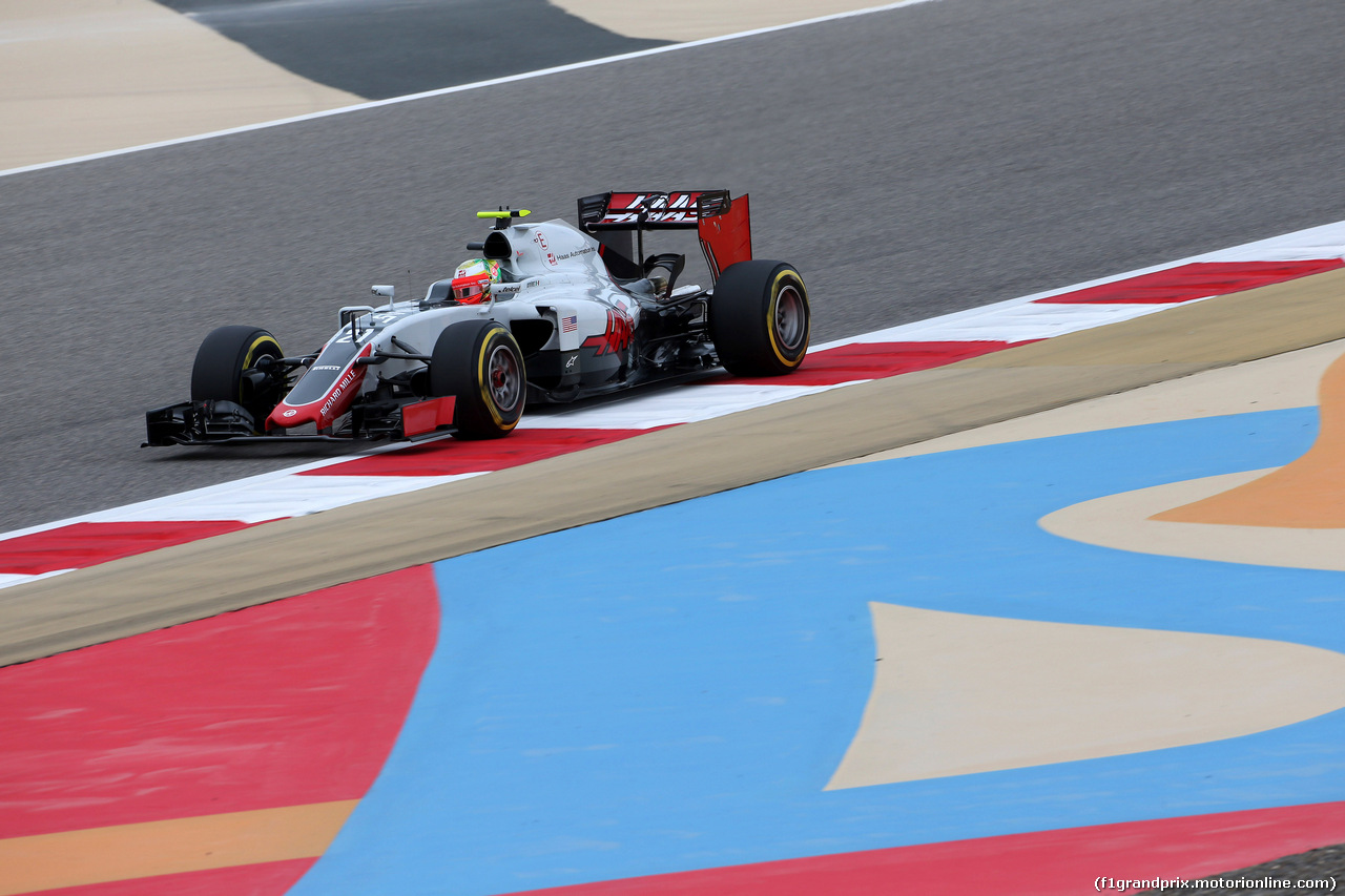 GP BAHRAIN, 01.04.2016 - Prove Libere 1, Esteban Gutierrez (MEX) Haas F1 Team VF-16