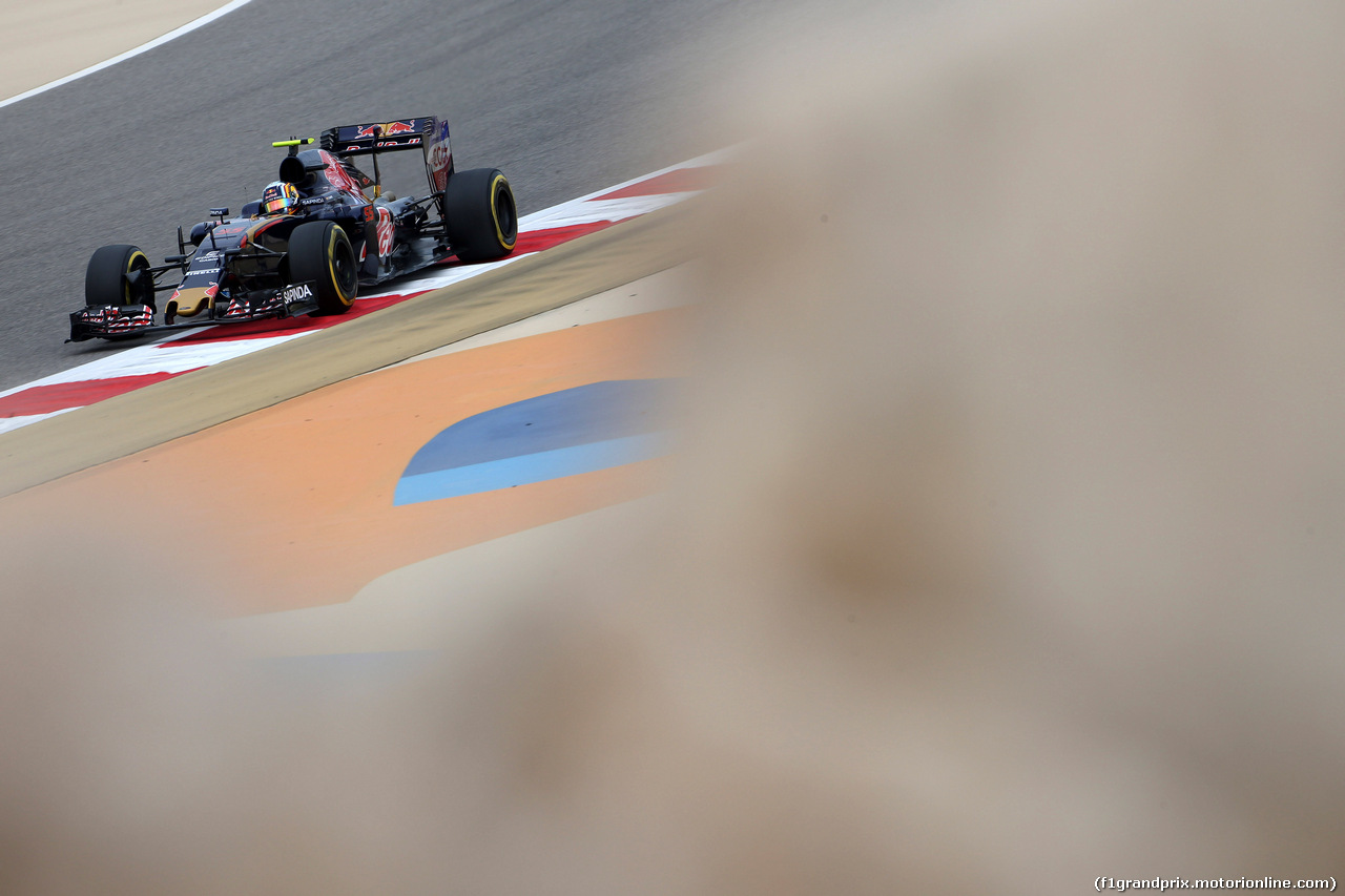 GP BAHRAIN, 01.04.2016 - Prove Libere 1, Carlos Sainz Jr (ESP) Scuderia Toro Rosso STR11