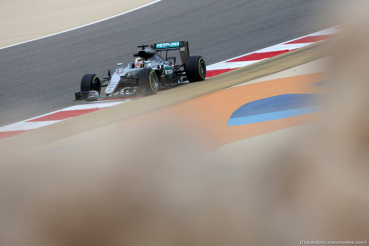 GP BAHRAIN, 01.04.2016 - Prove Libere 1, Lewis Hamilton (GBR) Mercedes AMG F1 W07 Hybrid