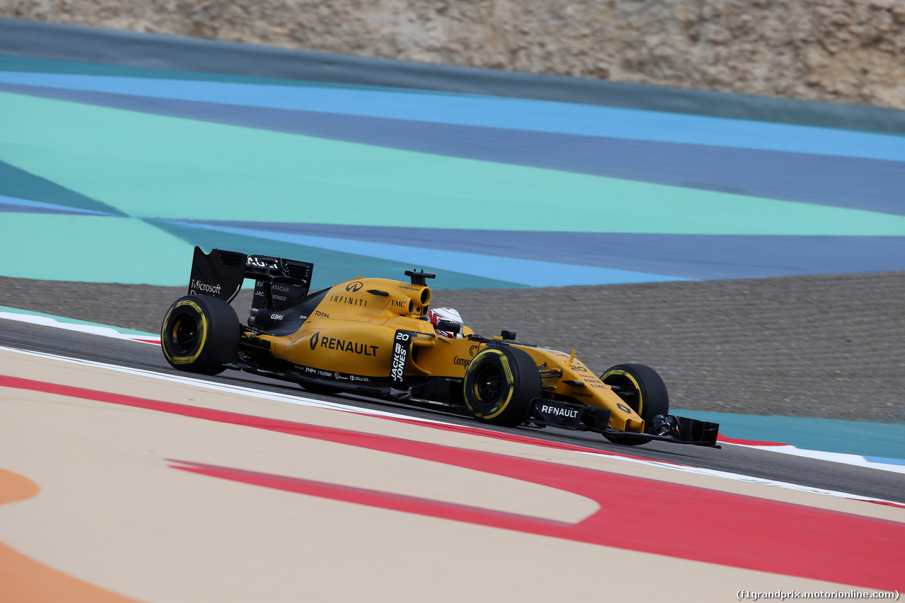 GP BAHRAIN, 01.04.2016 - Prove Libere 1, Kevin Magnussen (DEN) Renault Sport F1 Team RS16