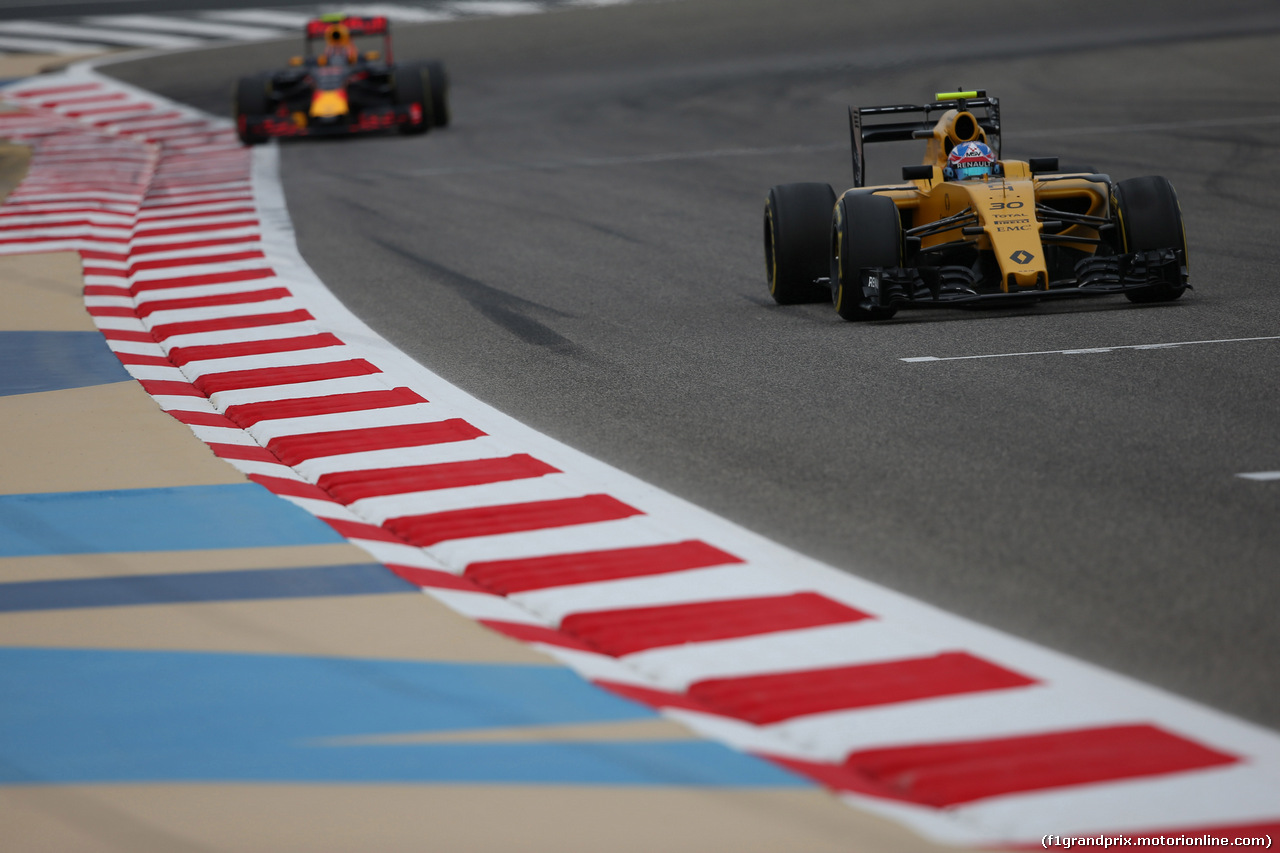 GP BAHRAIN, 01.04.2016 - Prove Libere 1, Jolyon Palmer (GBR) Renault Sport F1 Team RS16