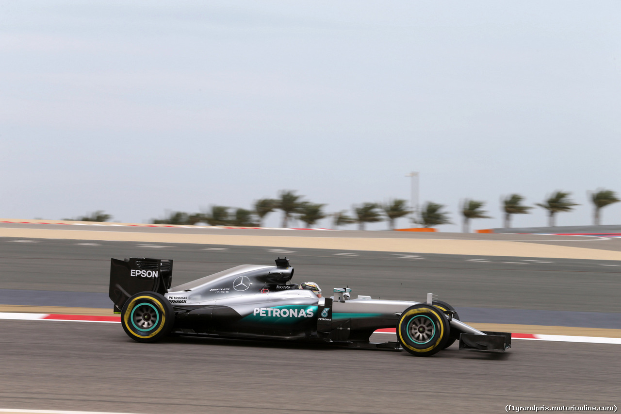 GP BAHRAIN, 01.04.2016 - Prove Libere 1, Lewis Hamilton (GBR) Mercedes AMG F1 W07 Hybrid