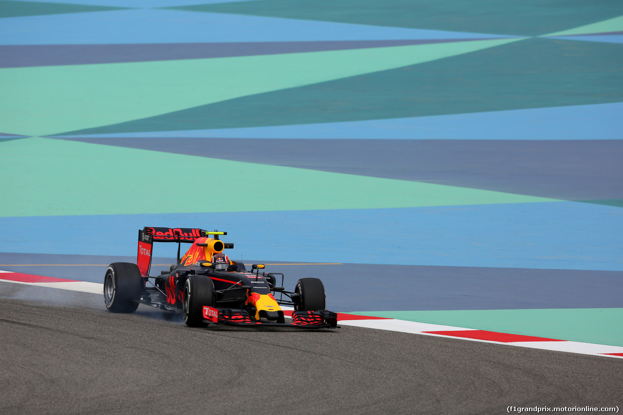 GP BAHRAIN, 01.04.2016 - Prove Libere 1, Daniil Kvyat (RUS) Red Bull Racing RB12