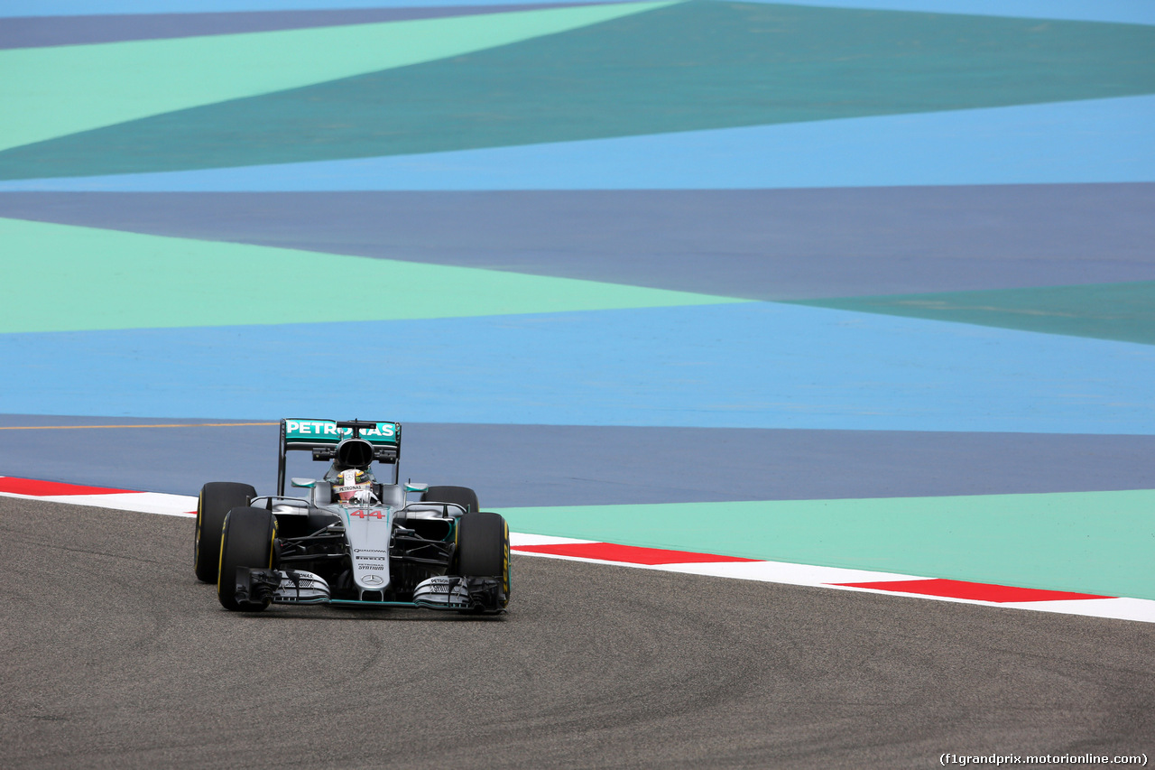 GP BAHRAIN, 01.04.2016 - Prove Libere 1, Lewis Hamilton (GBR) Mercedes AMG F1 W07 Hybrid