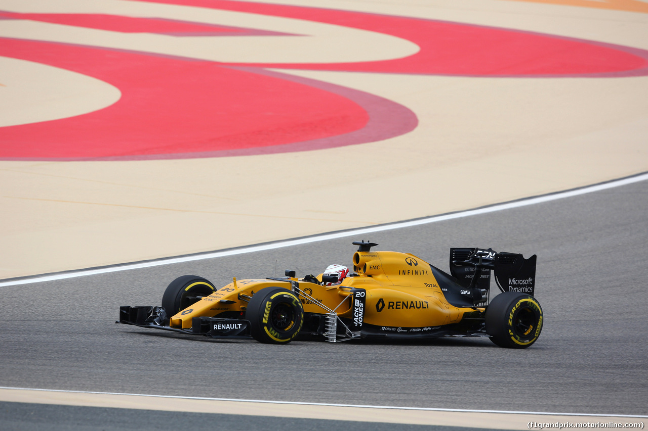 GP BAHRAIN, 01.04.2016 - Prove Libere 1, Kevin Magnussen (DEN) Renault Sport F1 Team RS16