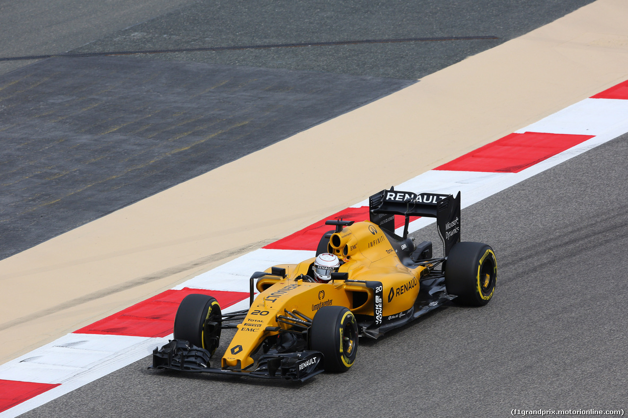 GP BAHRAIN, 01.04.2016 - Prove Libere 1, Kevin Magnussen (DEN) Renault Sport F1 Team RS16