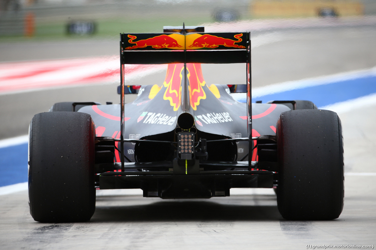 GP BAHRAIN, 01.04.2016 - Prove Libere 1, Daniel Ricciardo (AUS) Red Bull Racing RB12