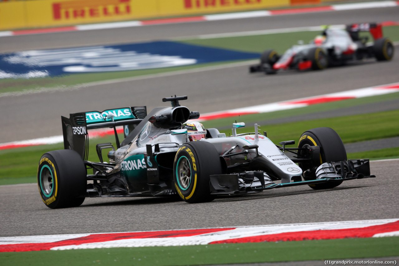 GP BAHRAIN, 01.04.2016 - Prove Libere 1, Lewis Hamilton (GBR) Mercedes AMG F1 W07 Hybrid