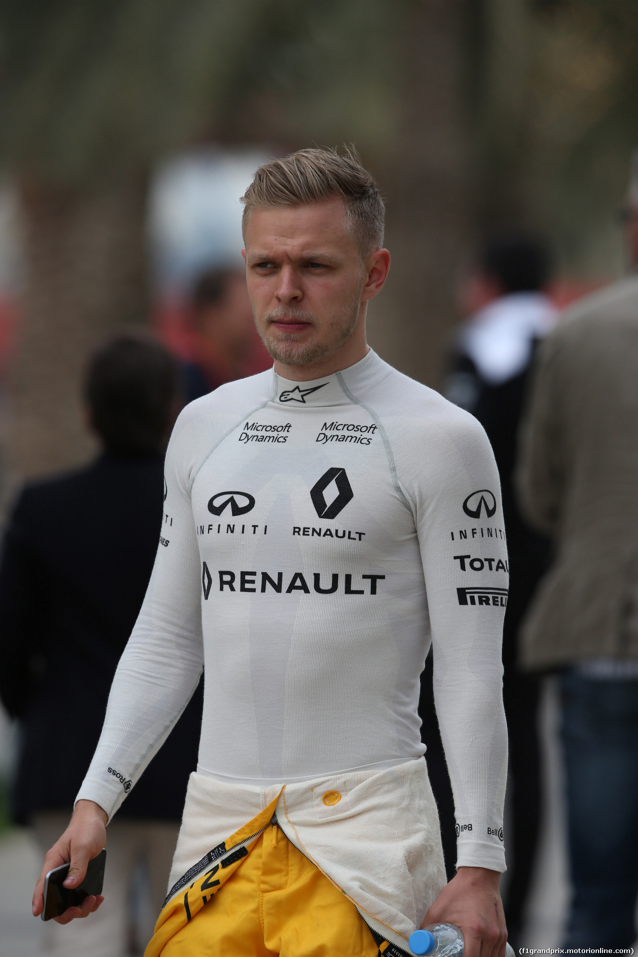 GP BAHRAIN, 01.04.2016 - Prove Libere 2, Kevin Magnussen (DEN) Renault Sport F1 Team RS16