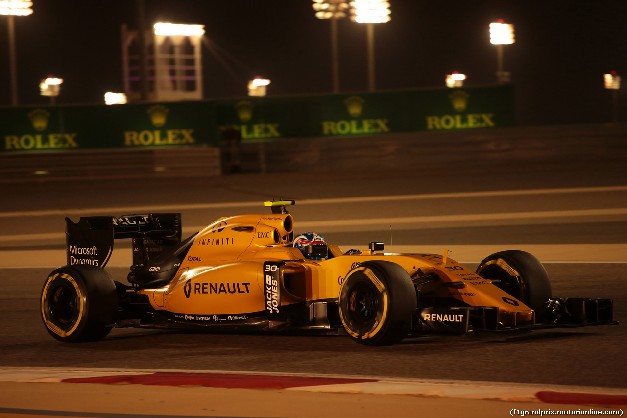 GP BAHRAIN, 01.04.2016 - Prove Libere 2, Jolyon Palmer (GBR) Renault Sport F1 Team RS16