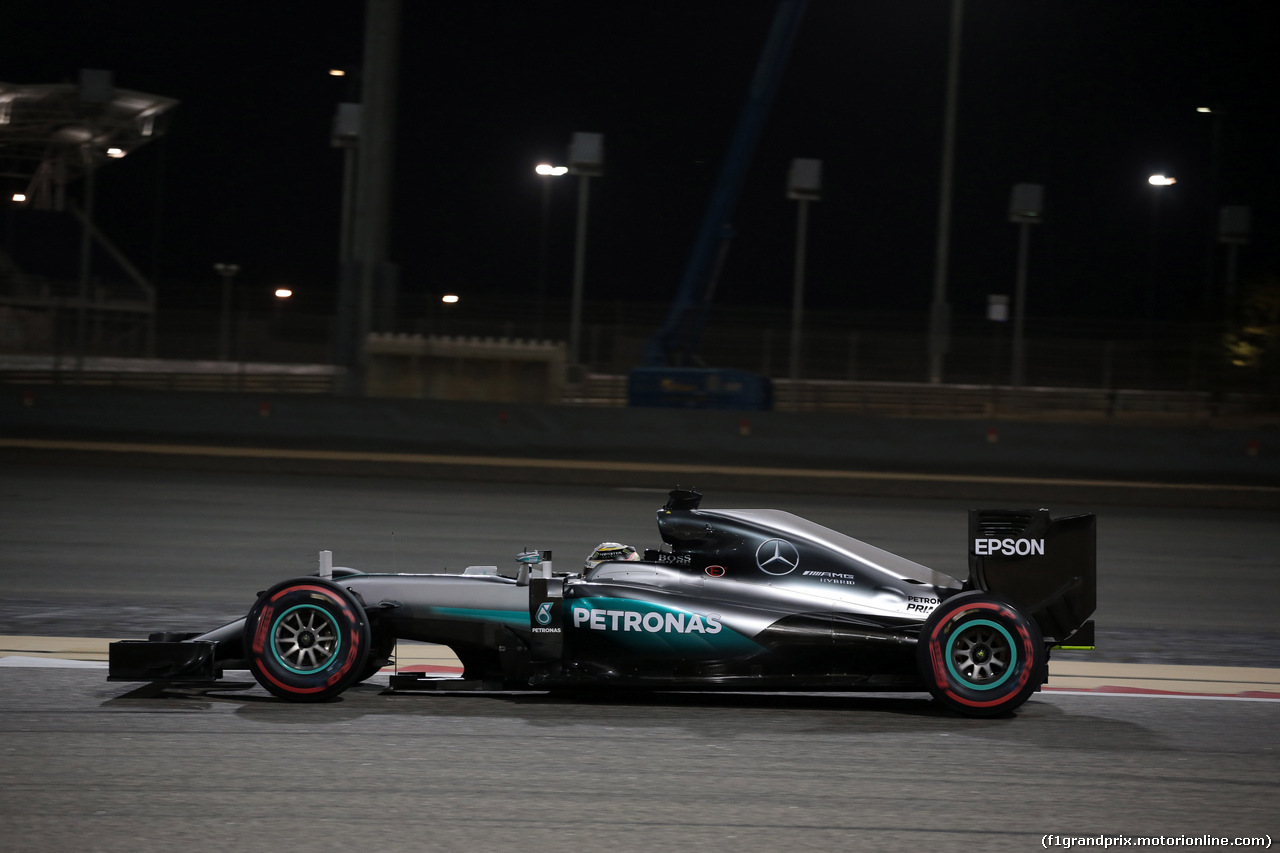 GP BAHRAIN, 01.04.2016 - Prove Libere 2, Lewis Hamilton (GBR) Mercedes AMG F1 W07 Hybrid