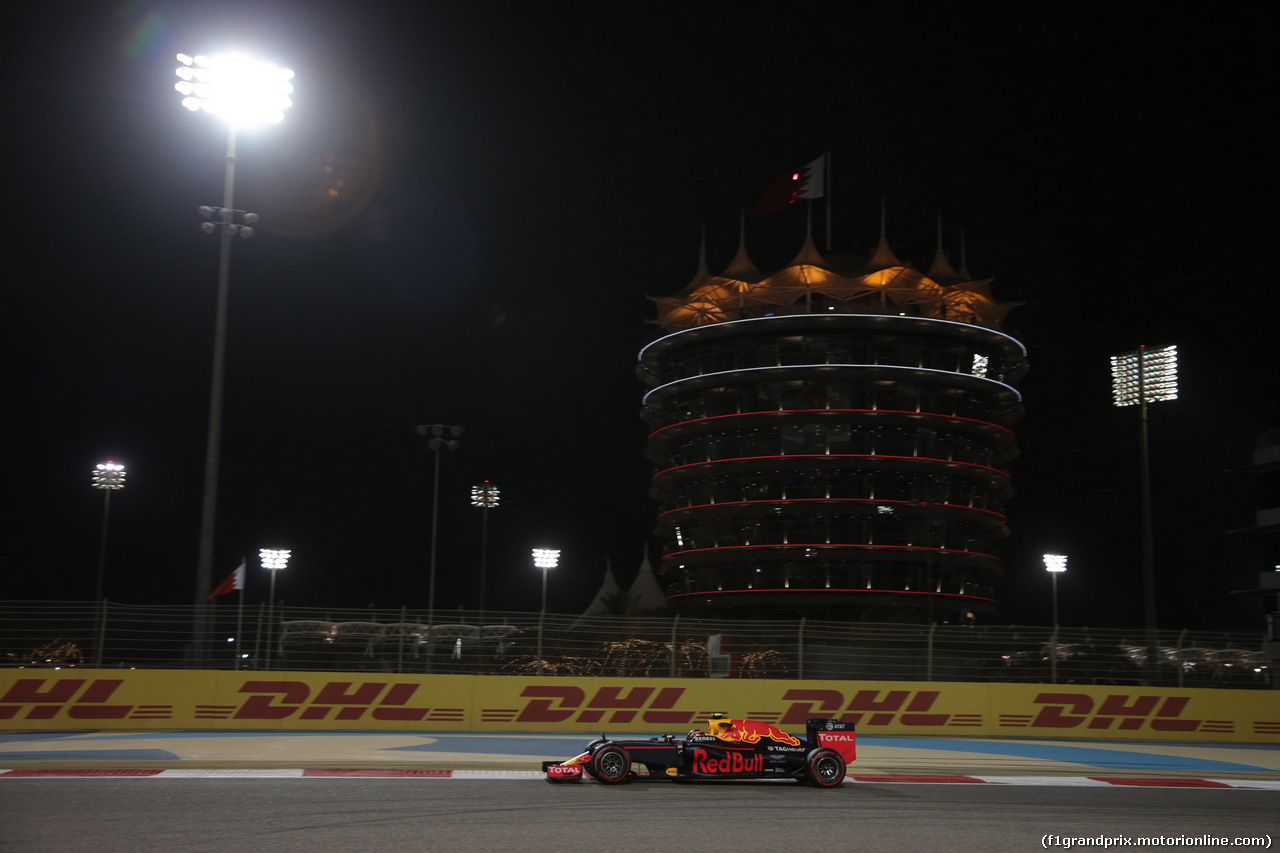 GP BAHRAIN, 01.04.2016 - Prove Libere 2, Daniil Kvyat (RUS) Red Bull Racing RB12