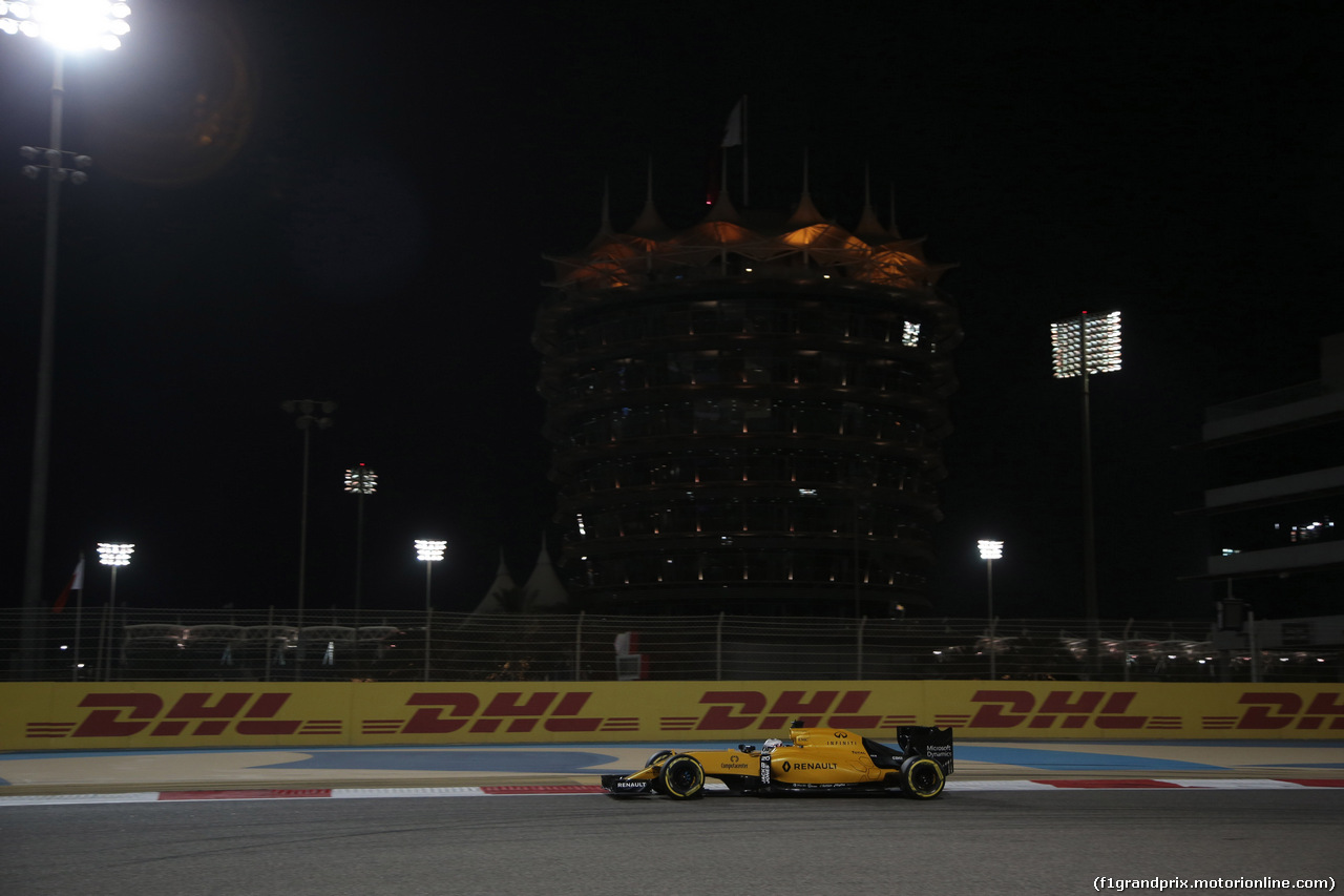 GP BAHRAIN, 01.04.2016 - Prove Libere 2, Kevin Magnussen (DEN) Renault Sport F1 Team RS16