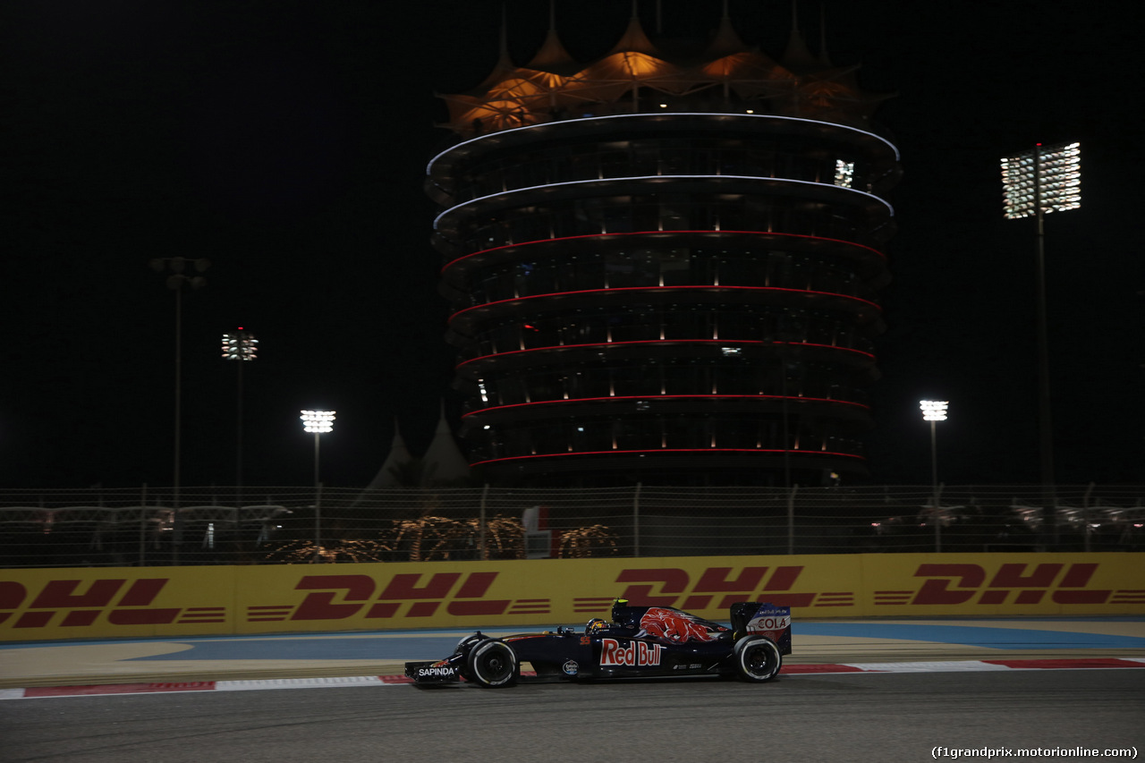GP BAHRAIN, 01.04.2016 - Prove Libere 2, Daniil Kvyat (RUS) Red Bull Racing RB12