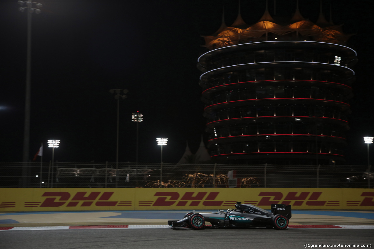GP BAHRAIN, 01.04.2016 - Prove Libere 2, Lewis Hamilton (GBR) Mercedes AMG F1 W07 Hybrid