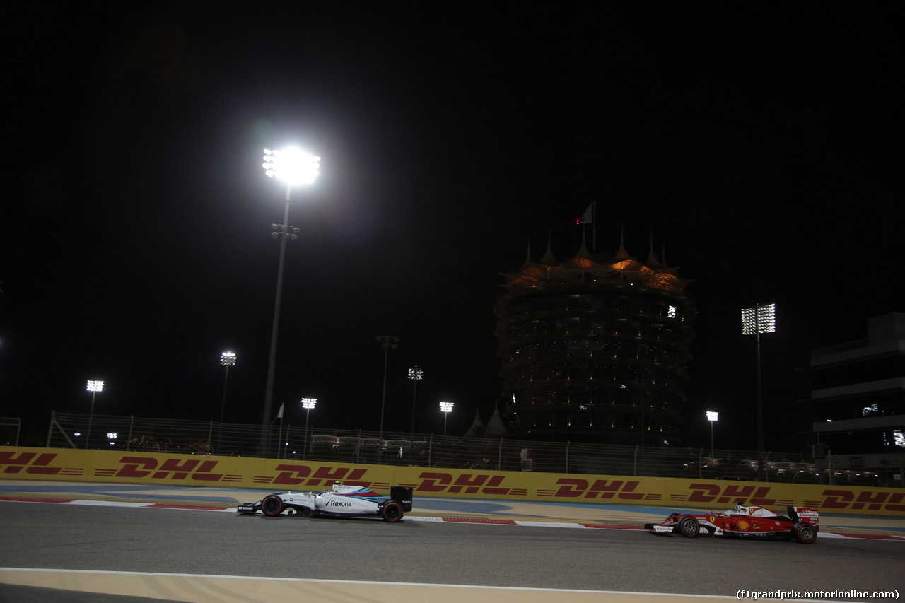 GP BAHRAIN, 01.04.2016 - Prove Libere 2, Valtteri Bottas (FIN) Williams FW38 e Sebastian Vettel (GER) Ferrari SF16-H