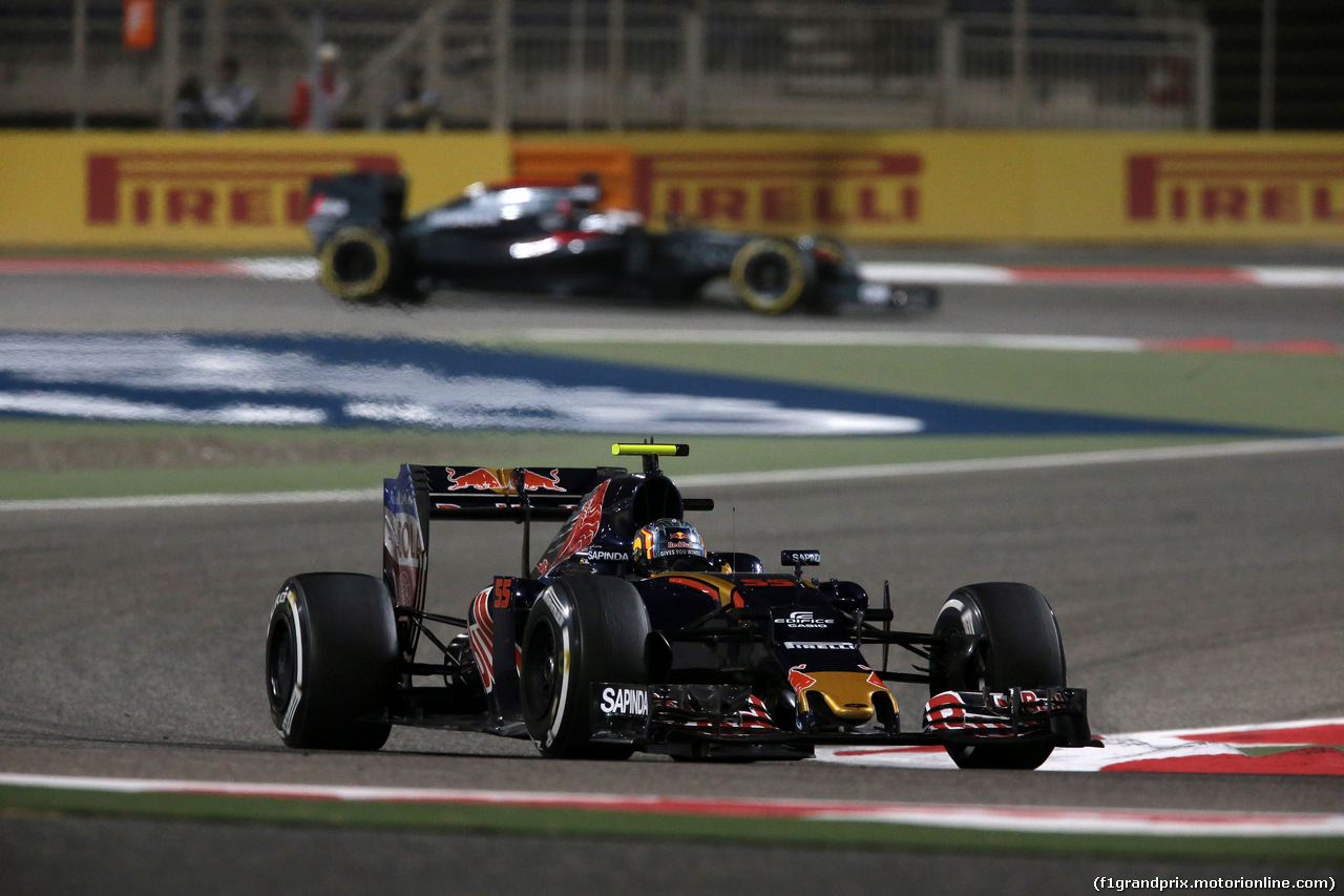 GP BAHRAIN, 01.04.2016 - Prove Libere 2, Carlos Sainz Jr (ESP) Scuderia Toro Rosso STR11