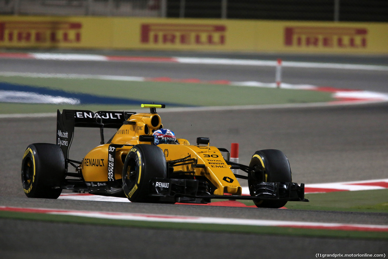 GP BAHRAIN, 01.04.2016 - Prove Libere 2, Jolyon Palmer (GBR) Renault Sport F1 Team RS16