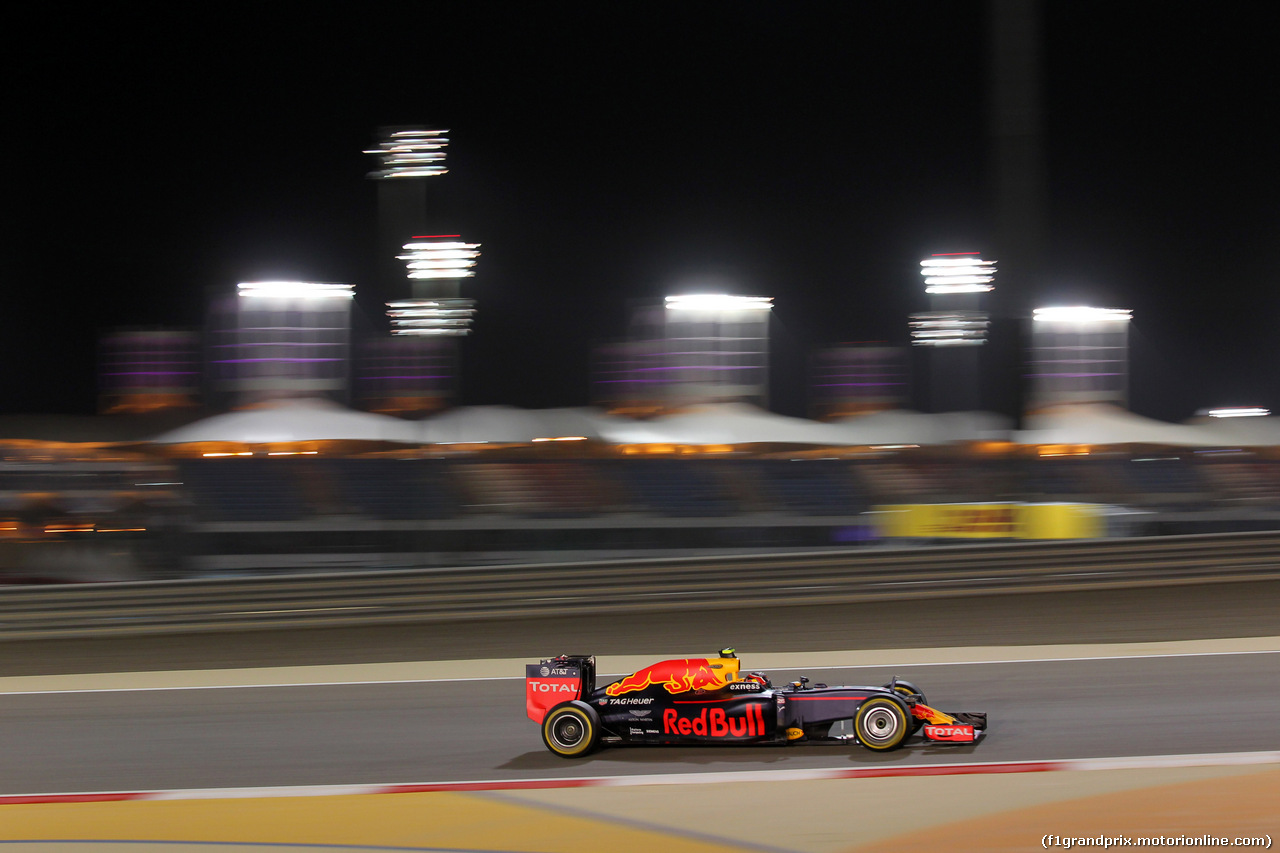 GP BAHRAIN, 01.04.2016 - Prove Libere 2, Daniil Kvyat (RUS) Red Bull Racing RB12