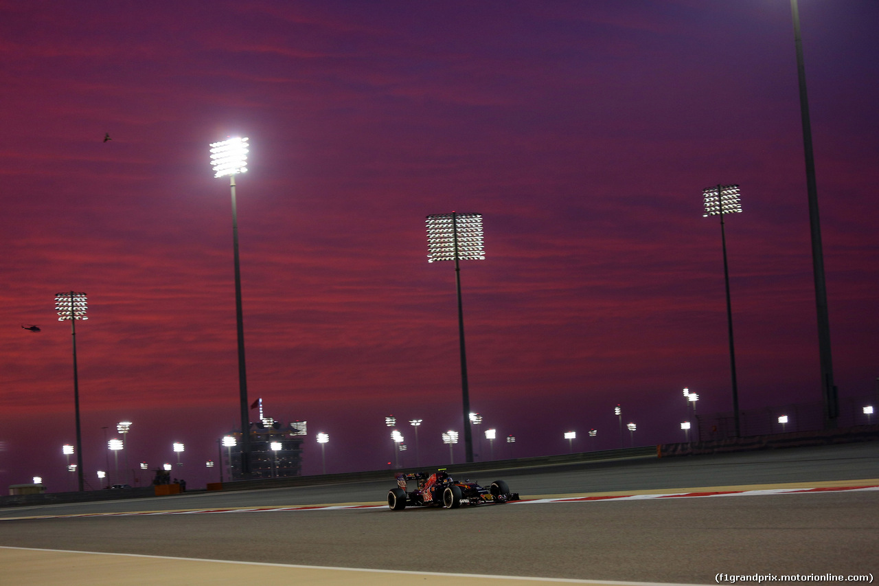 GP BAHRAIN, 01.04.2016 - Prove Libere 2, Carlos Sainz Jr (ESP) Scuderia Toro Rosso STR11