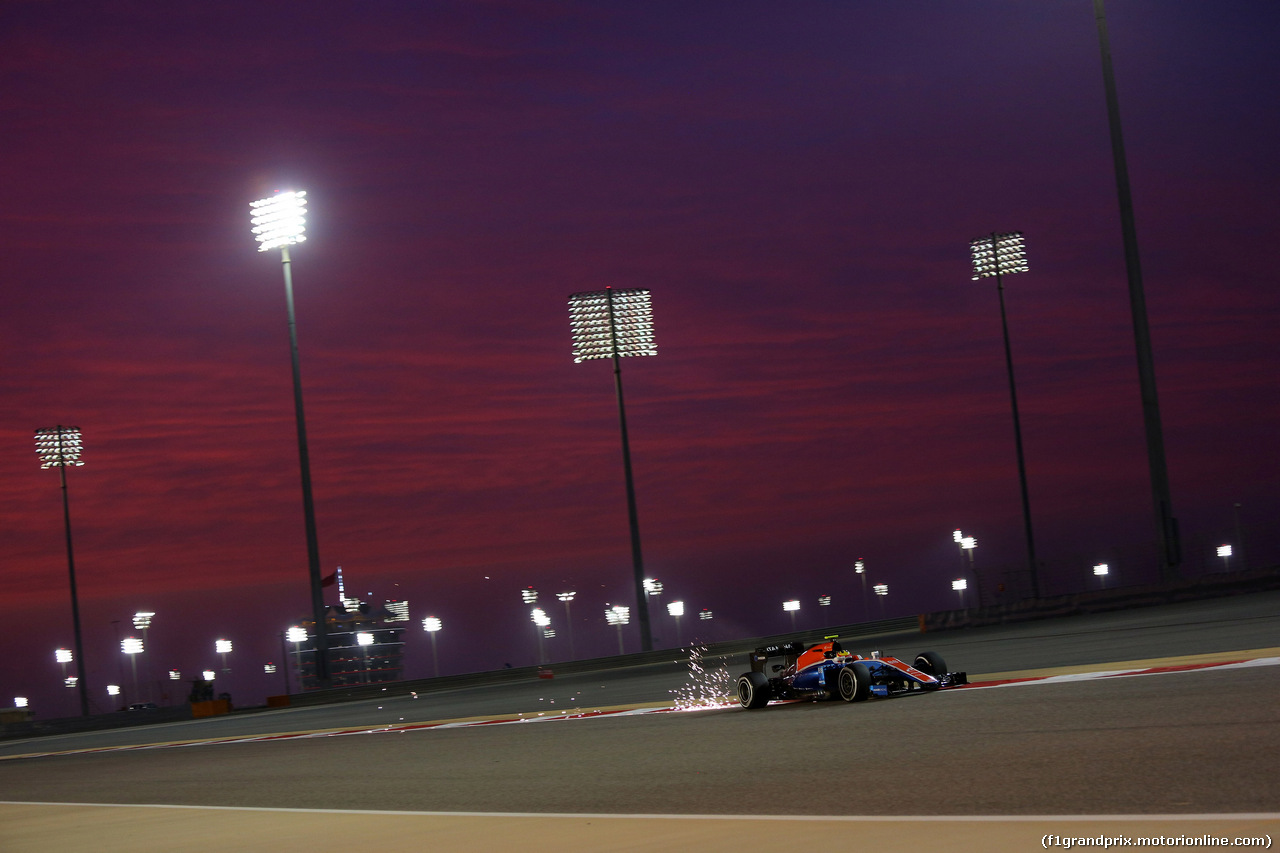 GP BAHRAIN, 01.04.2016 - Prove Libere 2, Rio Haryanto (IND) Manor Racing MRT05