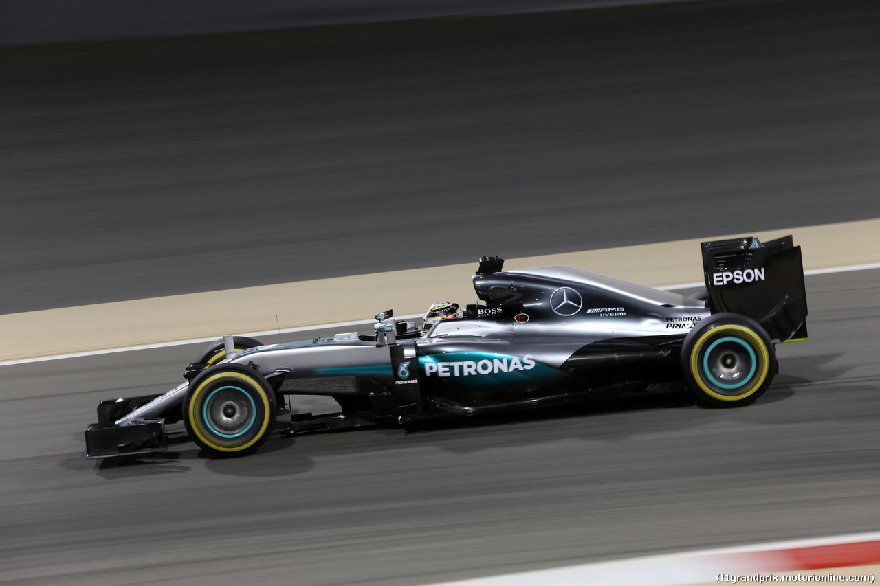 GP BAHRAIN, 01.04.2016 - Prove Libere 2, Lewis Hamilton (GBR) Mercedes AMG F1 W07 Hybrid