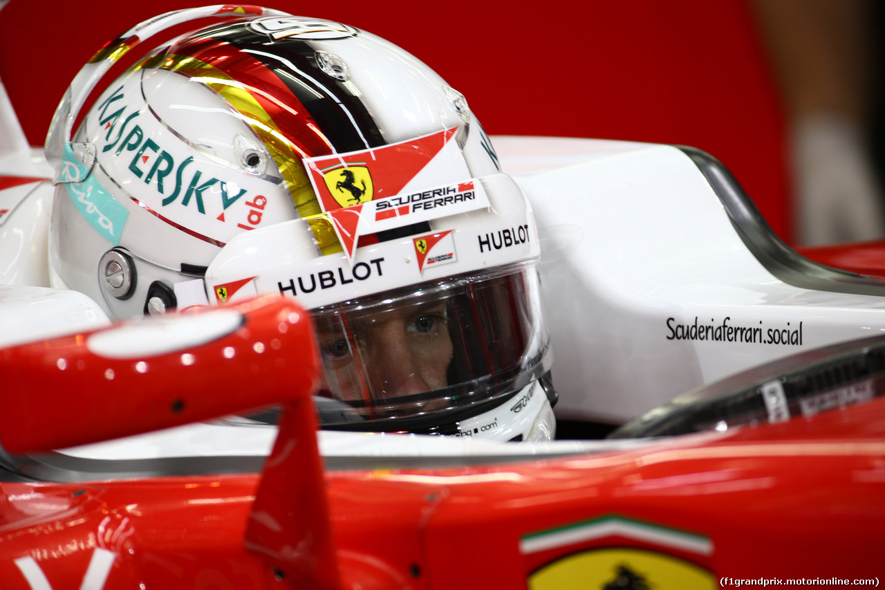 GP BAHRAIN, 01.04.2016 - Prove Libere 2, Sebastian Vettel (GER) Ferrari SF16-H