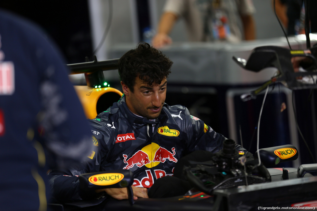 GP BAHRAIN, 01.04.2016 - Prove Libere 2, Daniel Ricciardo (AUS) Red Bull Racing RB12