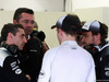 GP BAHRAIN, 01.04.2016 - Free Practice 1, Andrea Stella (ITA) Mclaren race Engineer, Eric Boullier (FRA) McLaren Racing Director, Stoffel Vandoorne (BEL) McLaren Test e Reserve Driver e Fernando Alonso (ESP) McLaren Honda MP4-31