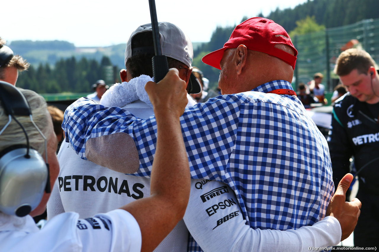 GP BELGIO, Lewis Hamilton (GBR) Mercedes AMG F1 with Niki Lauda (AUT) Mercedes Non-Executive Chairman on the grid.
28.08.2016. Gara